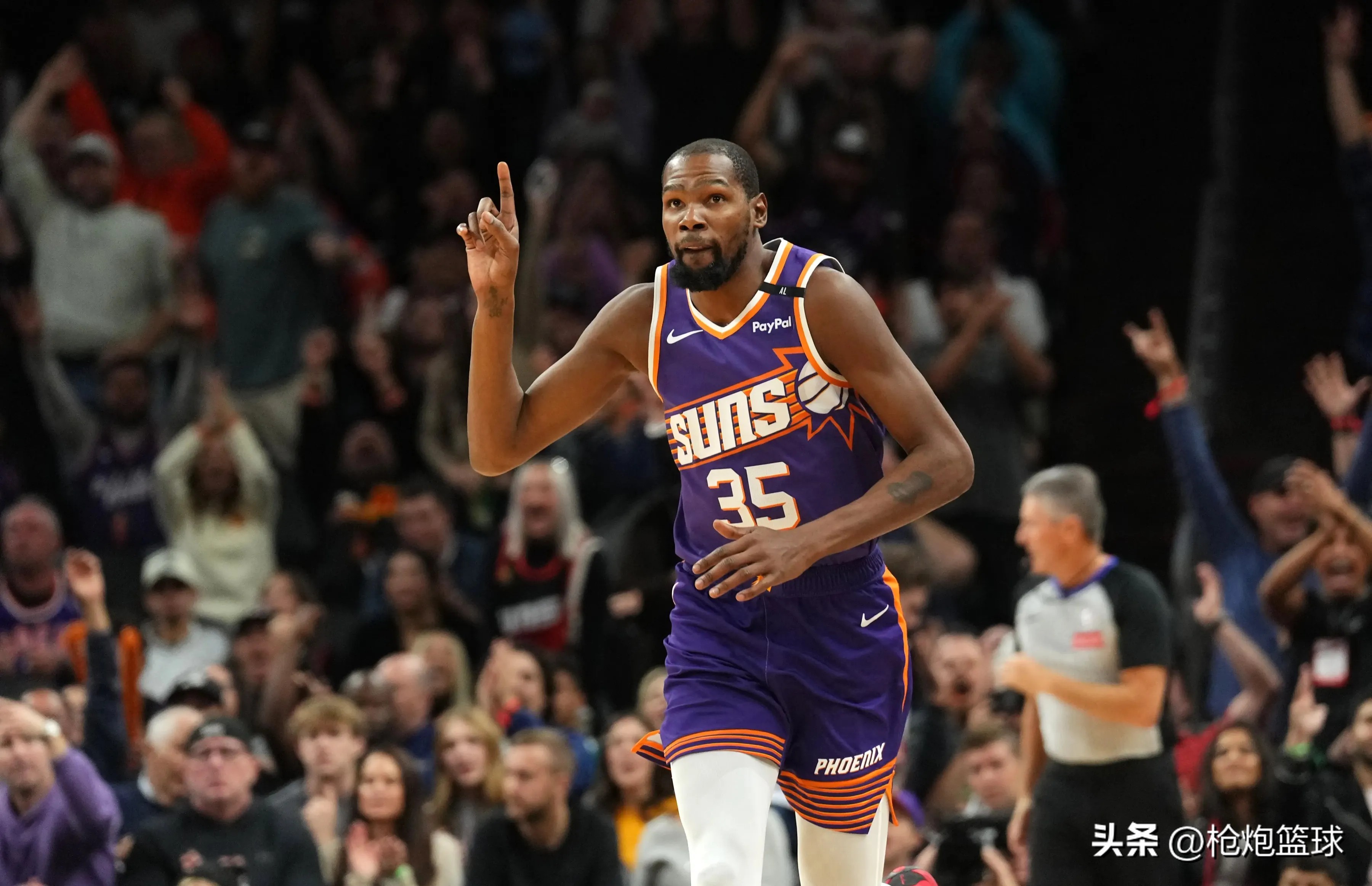 开云中国官网杜兰特回归赛场,爆冷首场状态亮眼,TL观众沸腾!(杜兰特回归了吗?)