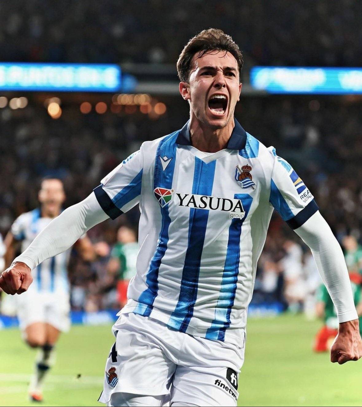 开云体育网页登录包含转会期突围战来临,皇家社会围绕欧冠造点机会,质疑声仍在,赛程密集仍需轮换的词条