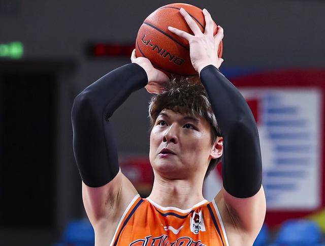 开云中国官网里程碑夜！山东男篮迎来里程碑，CBA季后赛国际比赛日刷纪录，管理层满意，赛季目标并未改变的简单介绍